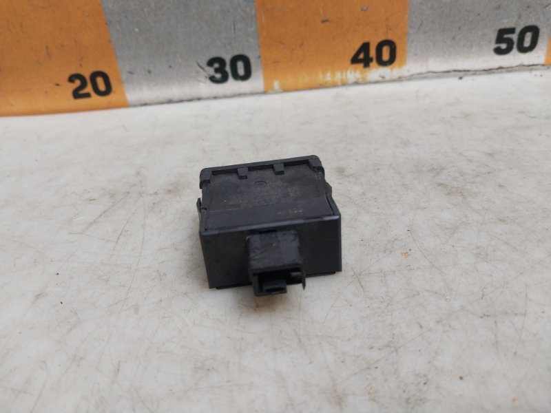 Кнопка корректора фар