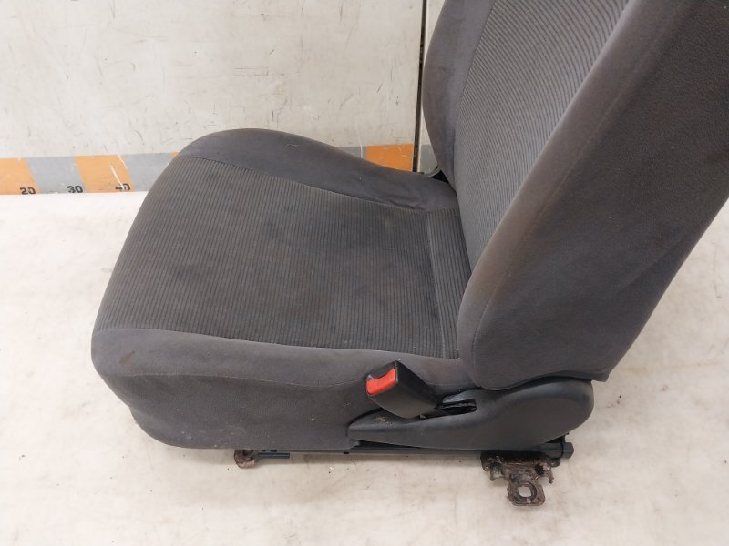 Сиденье переднее правое