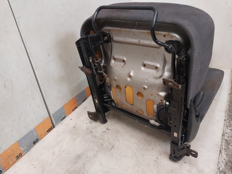 Сиденье переднее правое