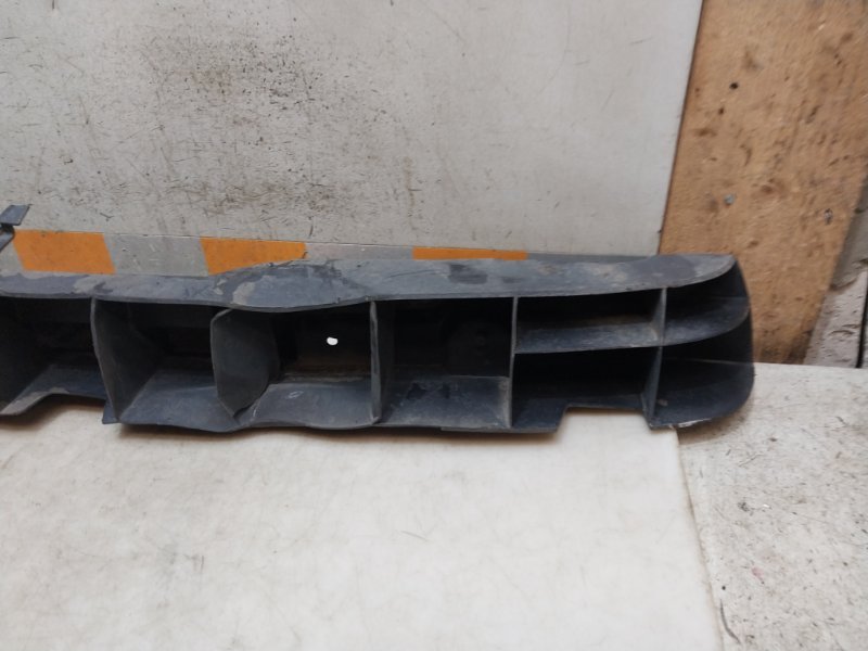 Усилитель заднего бампера