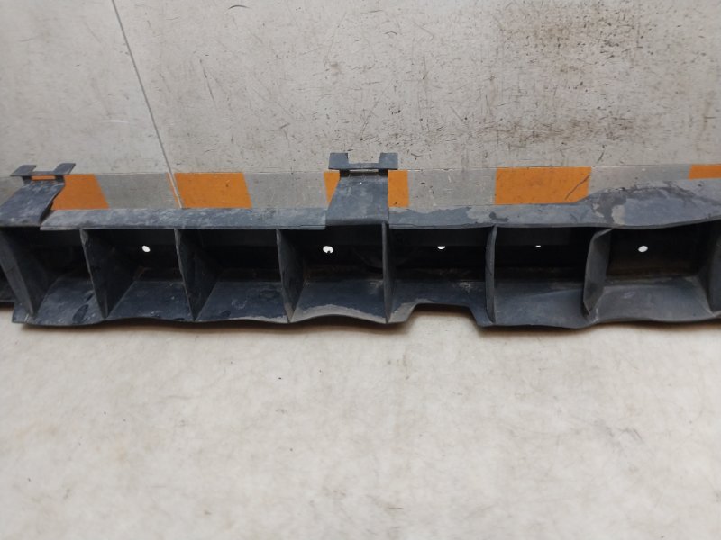 Усилитель заднего бампера