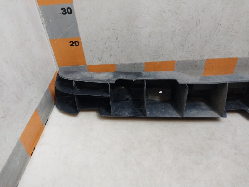 Усилитель заднего бампера