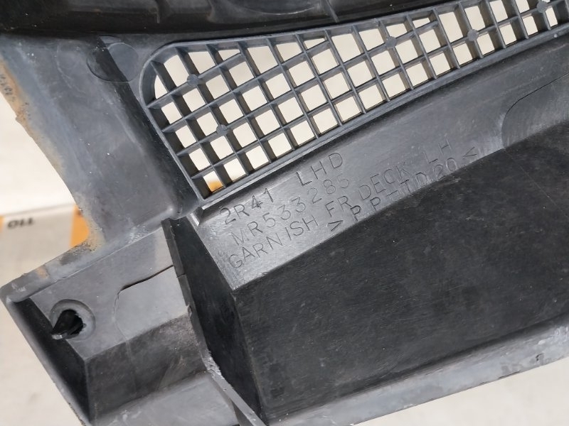 Планка под лобовое стекло