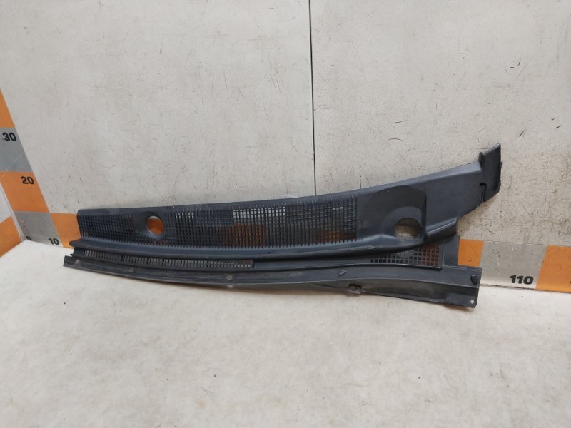 Планка под лобовое стекло