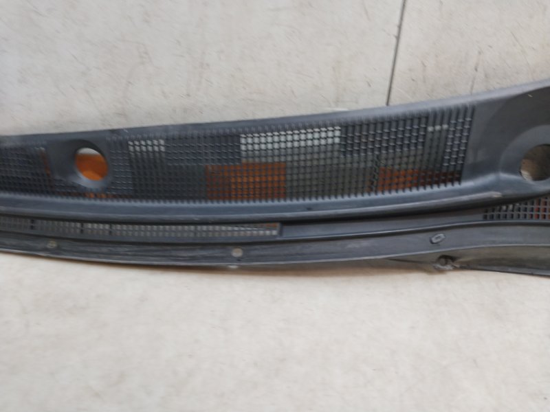 Планка под лобовое стекло