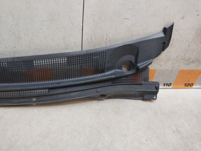 Планка под лобовое стекло