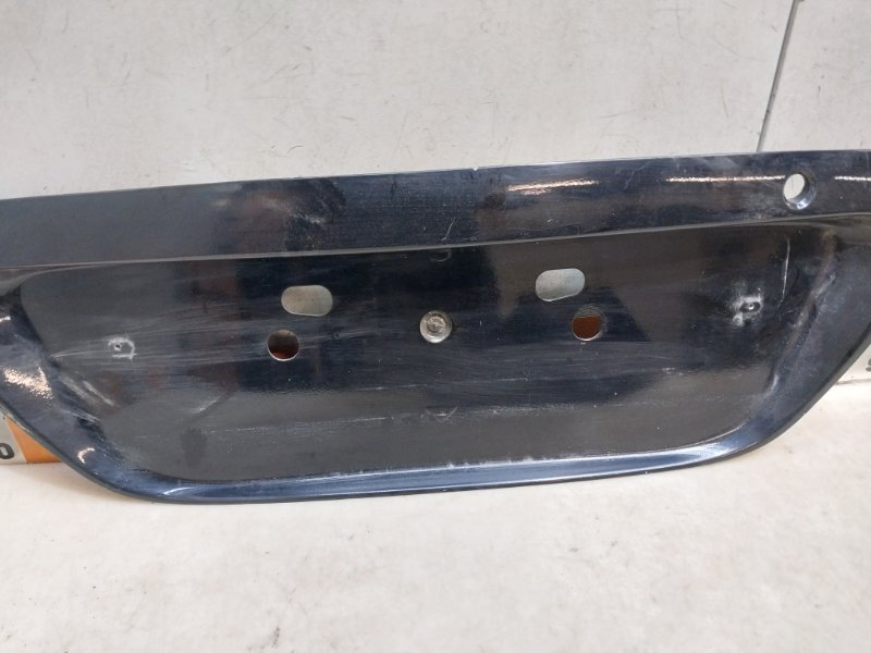 Накладка крышки багажника