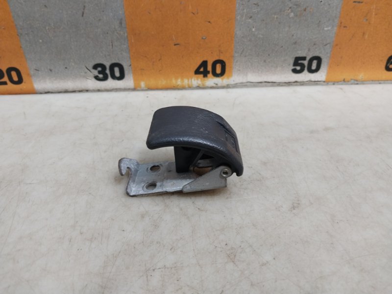 Ручка открывания капота