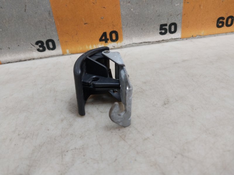 Ручка открывания капота