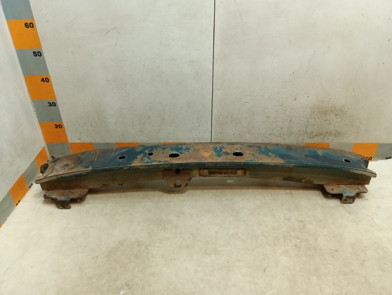 Усилитель переднего бампера