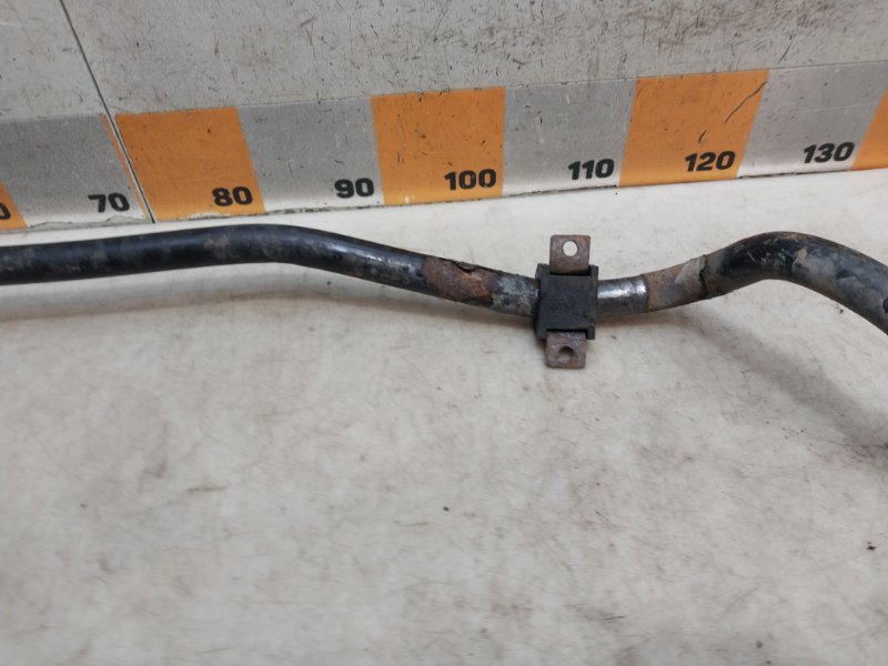 Стабилизатор передний