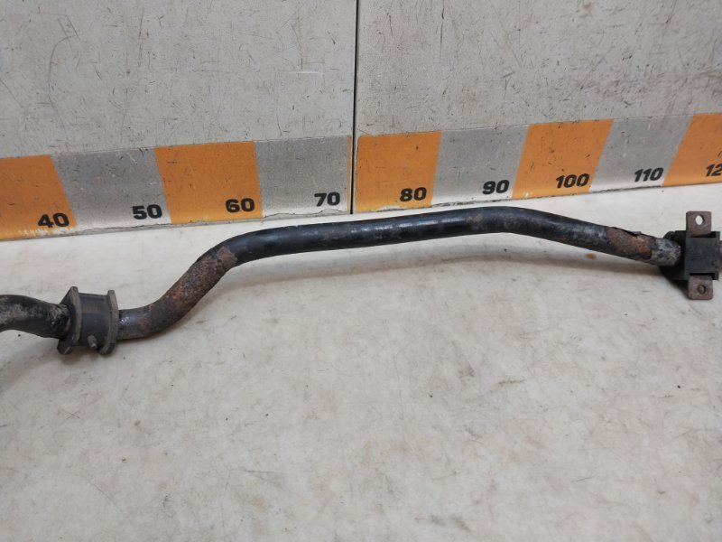 Стабилизатор передний