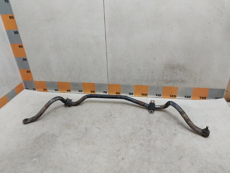 Стабилизатор передний