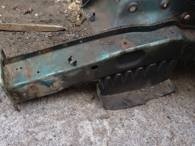 Лонжерон передний правый