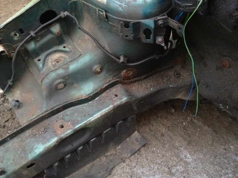 Лонжерон передний правый