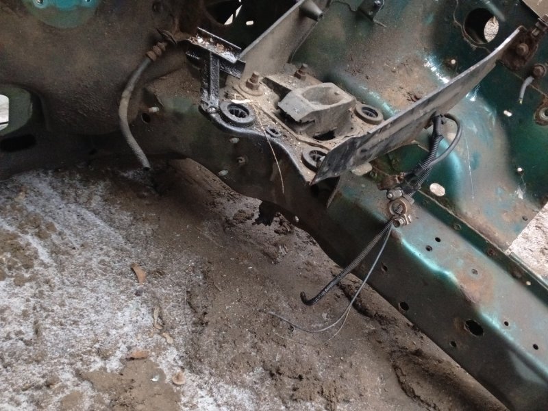 Лонжерон передний левый