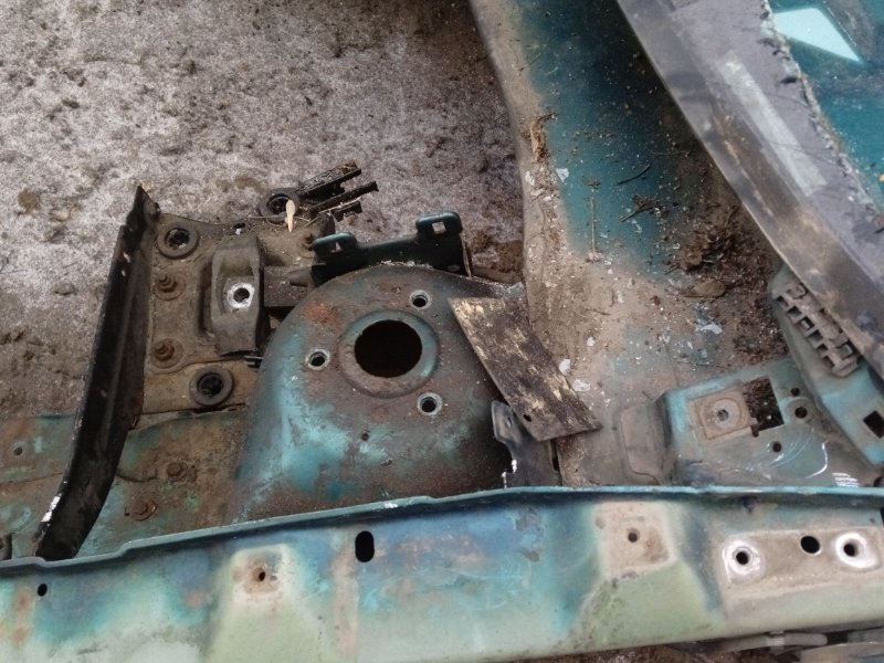 Лонжерон передний левый