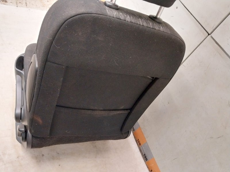 Сиденье переднее левое