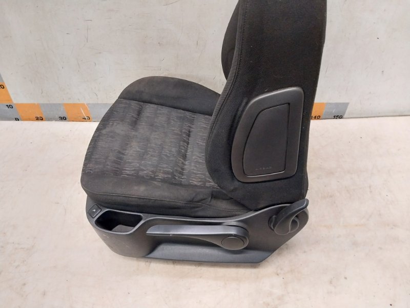 Сиденье переднее левое