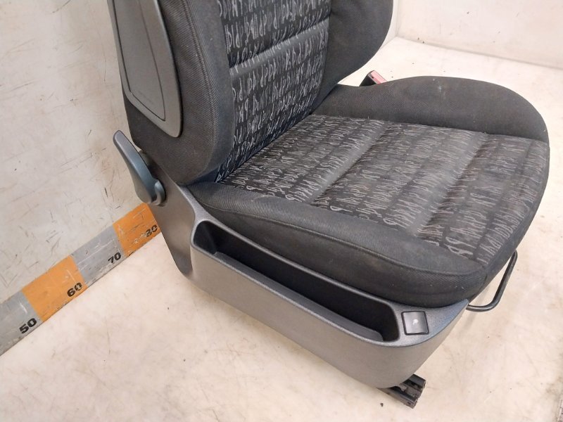 Сиденье переднее правое