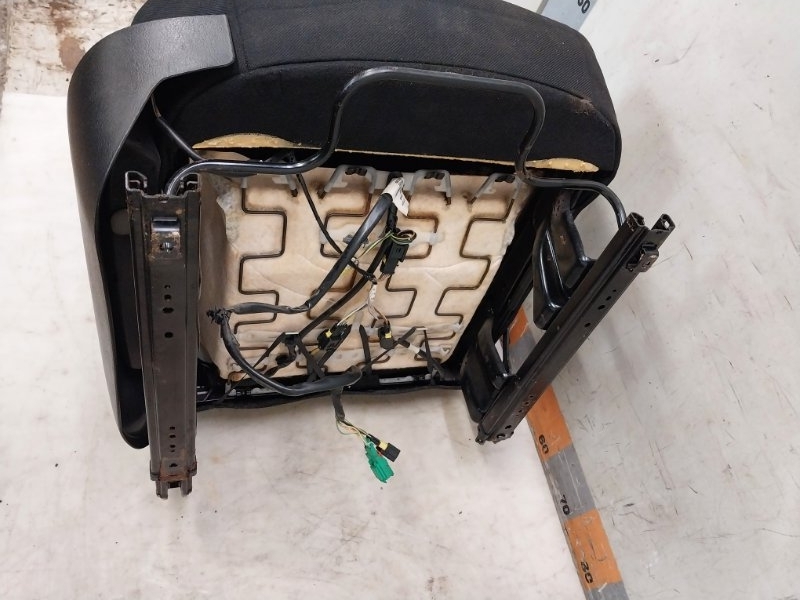 Сиденье переднее правое