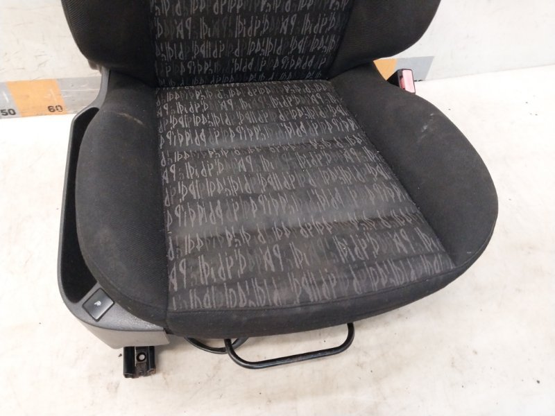 Сиденье переднее правое