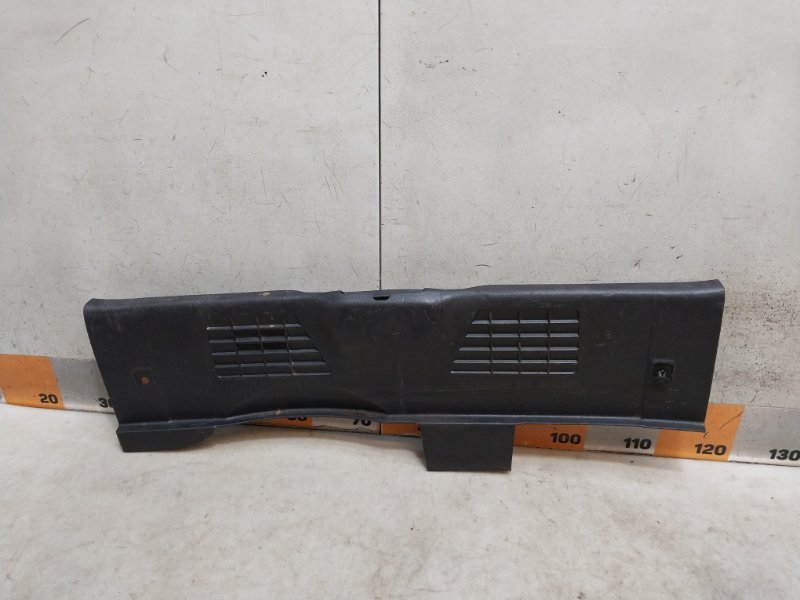 Обшивка багажника