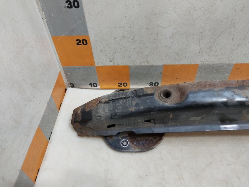 Усилитель заднего бампера