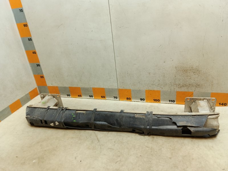 Усилитель переднего бампера