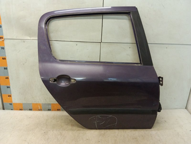 Дверь задняя правая