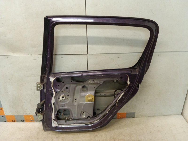 Дверь задняя правая