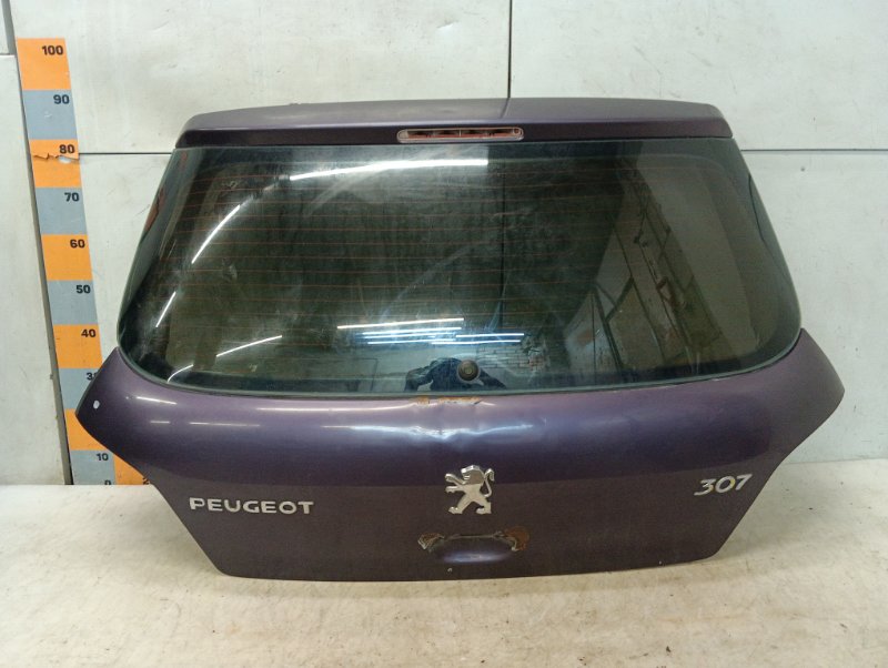 Дверь багажника