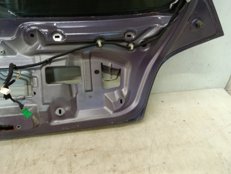 Дверь багажника