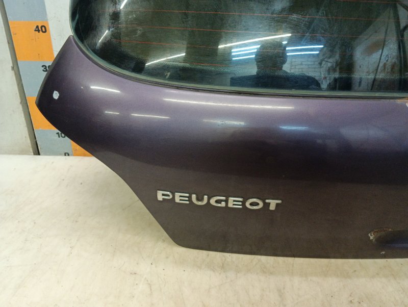 Дверь багажника