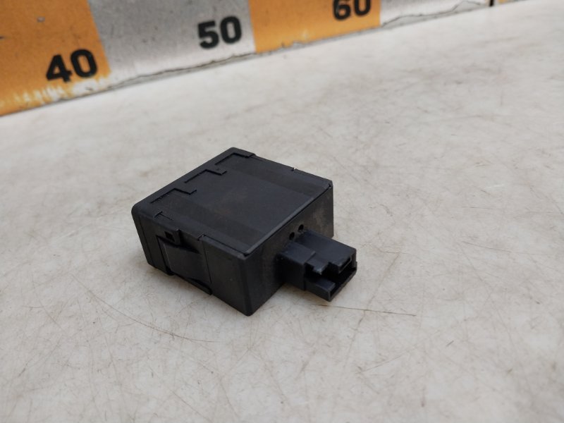 Кнопка корректора фар