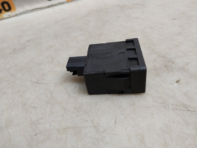 Кнопка корректора фар