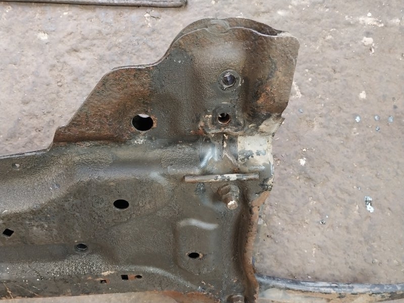 Балка подмоторная