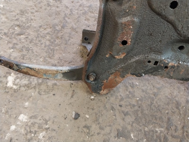 Балка подмоторная