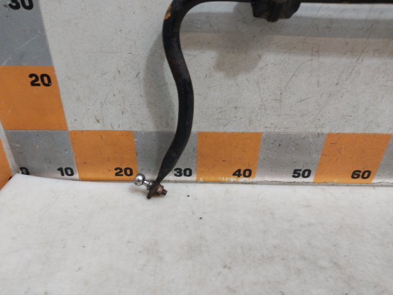 Стабилизатор передний