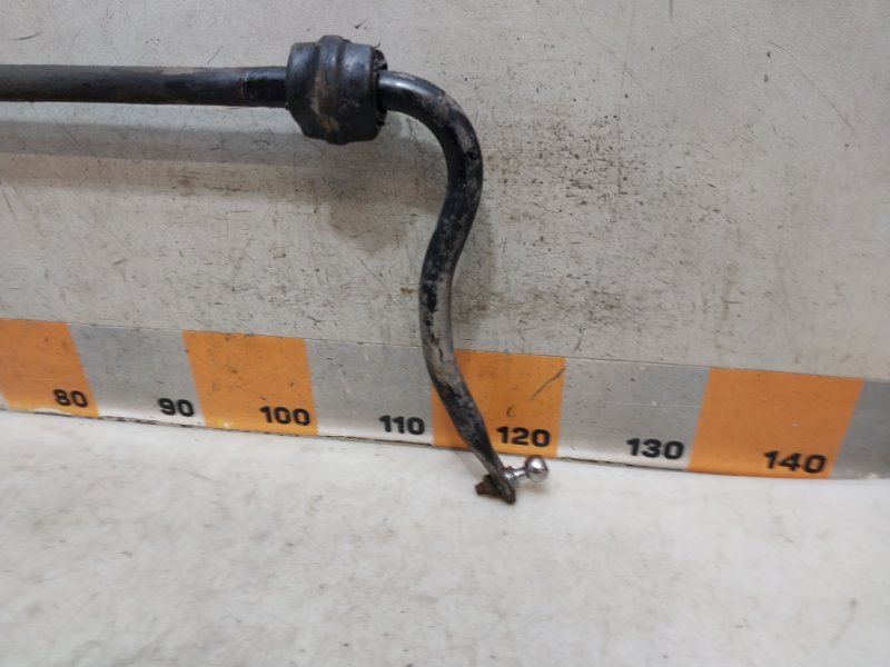 Стабилизатор передний