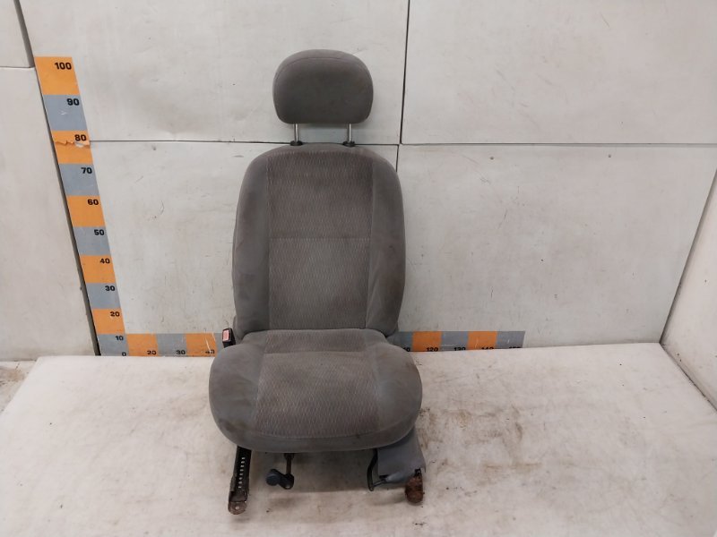 Сиденье переднее левое