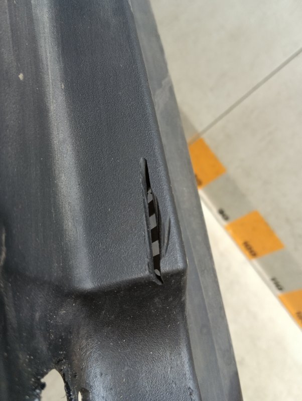 Планка под лобовое стекло