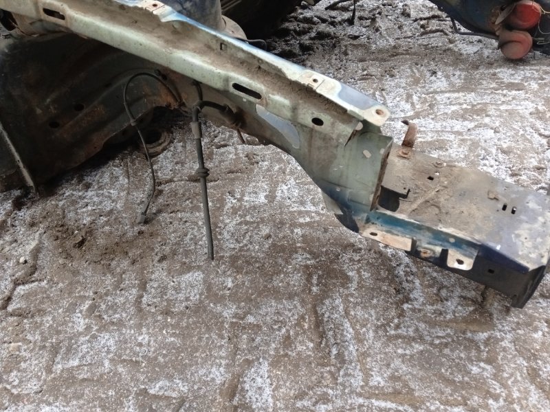 Кузовной элемент