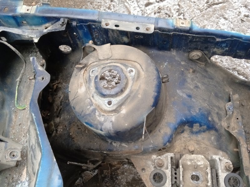 Кузовной элемент