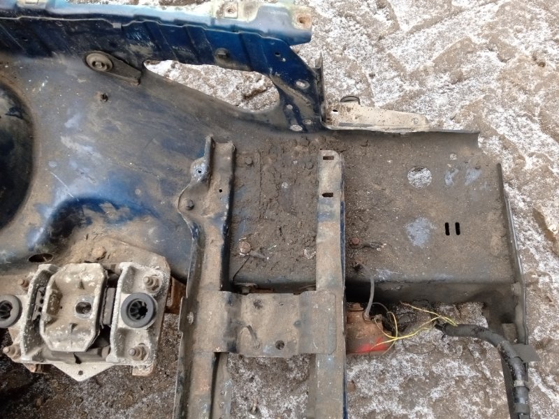 Кузовной элемент