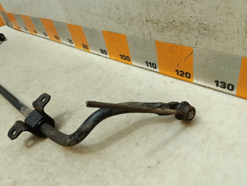 Стабилизатор передний