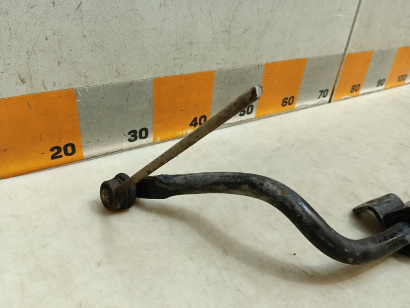 Стабилизатор передний