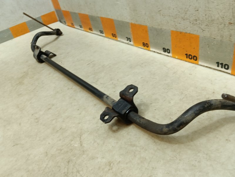 Стабилизатор передний