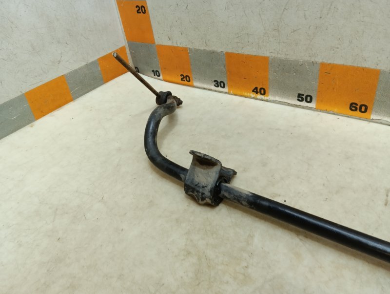 Стабилизатор передний