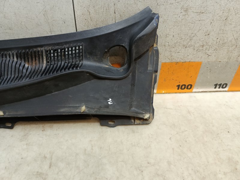 Планка под лобовое стекло